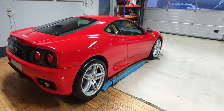 Ferrari 360 behandlet hos Bilpleje Hadsten